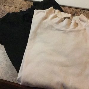 Bundle of 2 turtleneck tanks